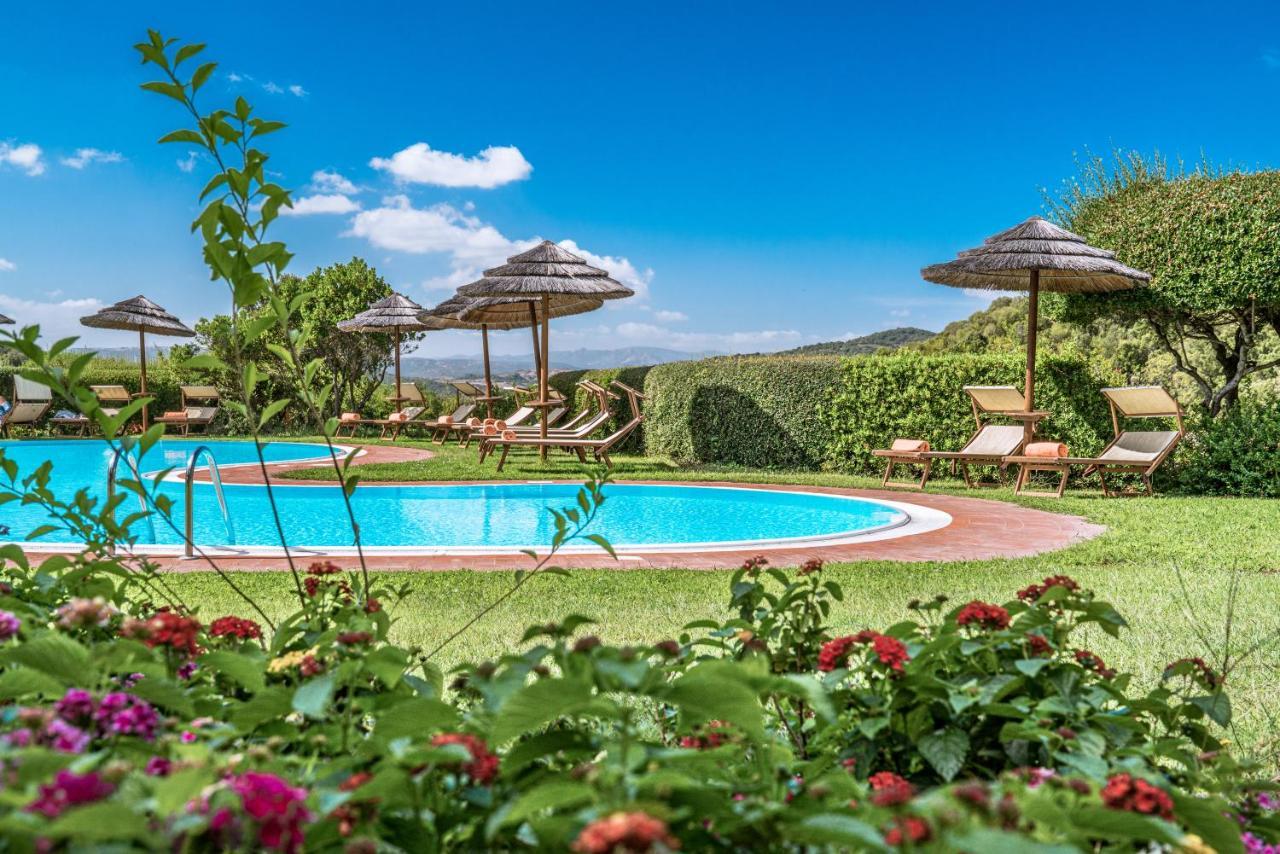 Hotel Aldiola Country Resort Сант Антонио Ди Галура Екстериор снимка
