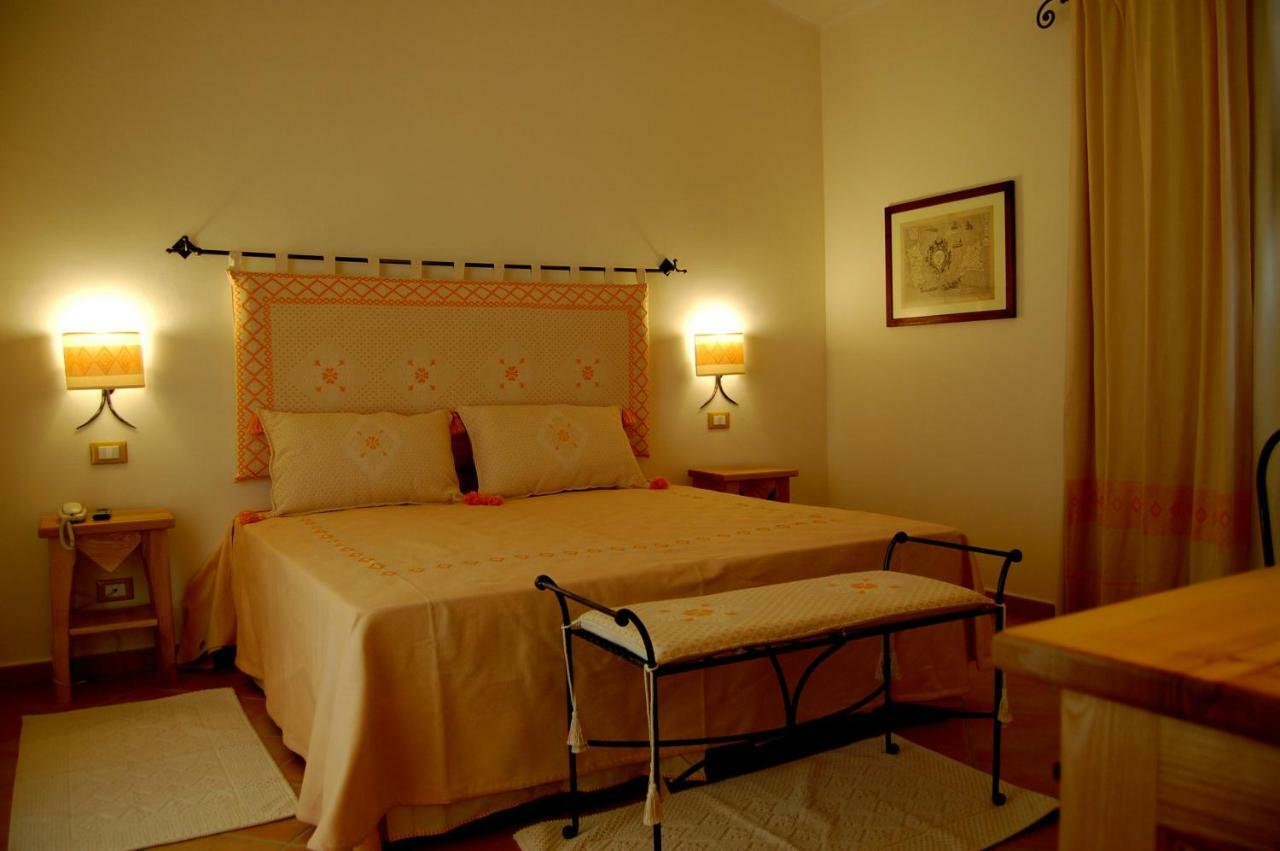 Hotel Aldiola Country Resort Сант Антонио Ди Галура Екстериор снимка